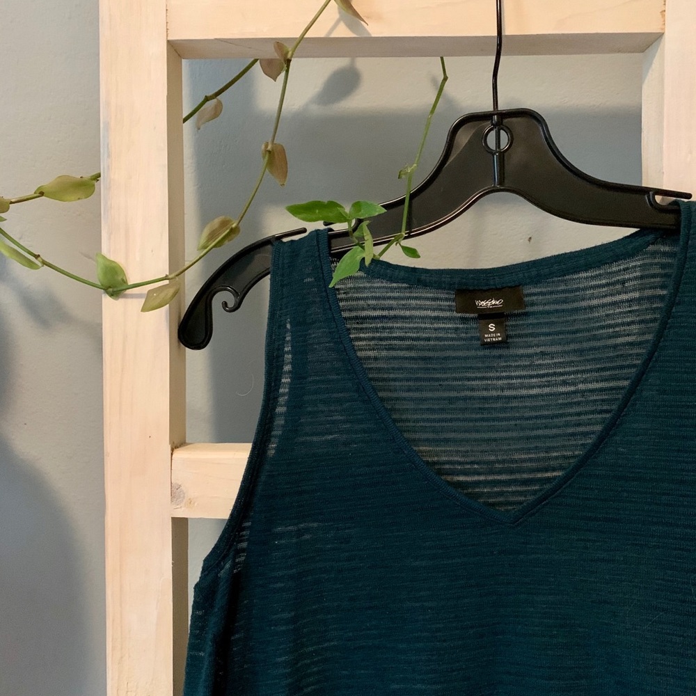 Sleeveless top